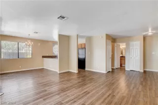 Photo #2: 2590384 Listing 