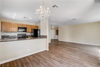 Photo #6: 2590384 Listing 