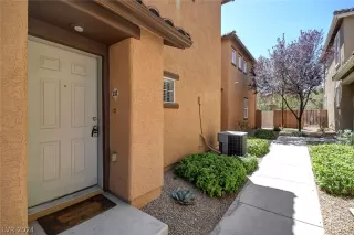 Photo #1: 2590390 Listing 