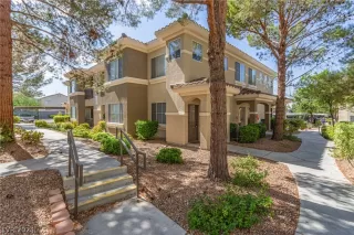 Photo #1: 2590396 Listing