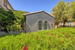 Photo #1: 2590401 Listing