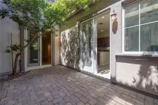 Photo #3: 2590401 Listing