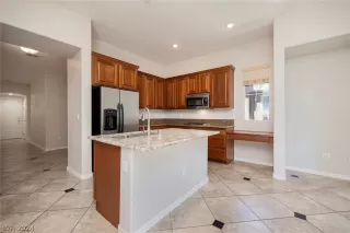 Photo #6: 2590401 Listing