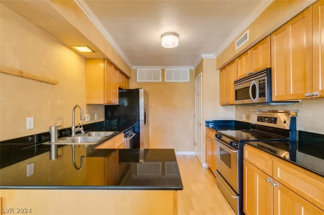 MLS: 2590418 Condo For Sale