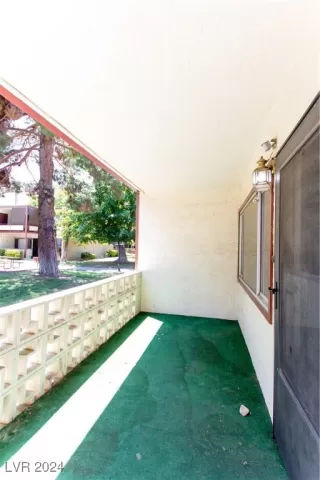 Photo #3: 2590439 Listing