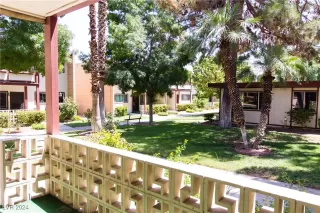 Photo #4: 2590439 Listing