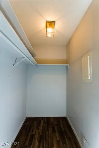 Photo #6: 2590439 Listing