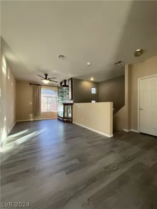 Photo #1: 2590448 Listing