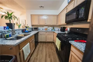 Photo #1: 2590464 Listing