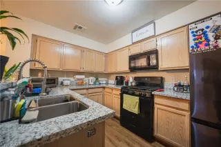 Photo #2: 2590464 Listing