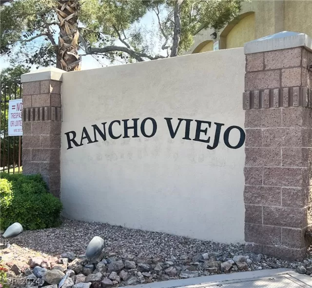 MLS: 2590513 Condo For Sale