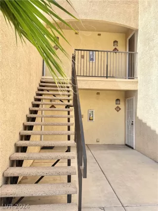 Photo #3: 2590513 Listing 