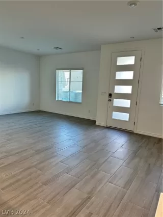 Photo #4: 2590558 Listing 