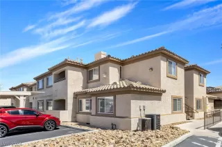 Photo #1: 2590577 Listing