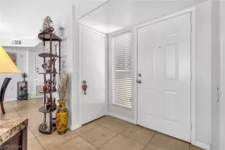 Photo #2: 2590577 Listing