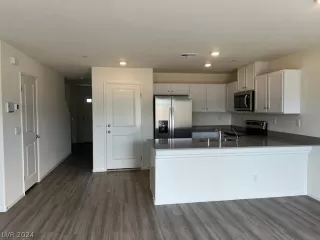 Photo #1: 2590585 Listing 