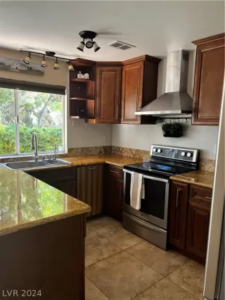 Photo #6: 2590595 Listing 