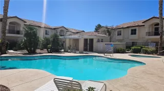 Photo #2: 2590596 Listing