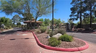 Photo #4: 2590596 Listing