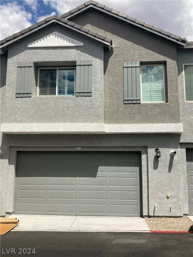 MLS: 2590598 Condo For Sale