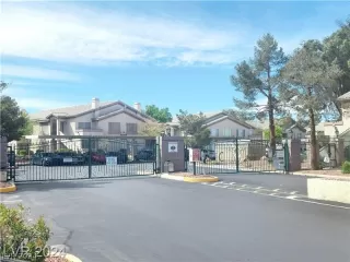 Photo #1: 2590598 Listing 