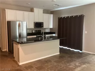 Photo #4: 2590598 Listing 