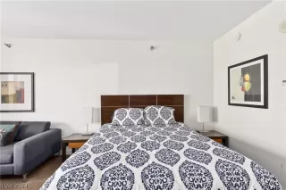 Photo #5: 2590602 Listing 