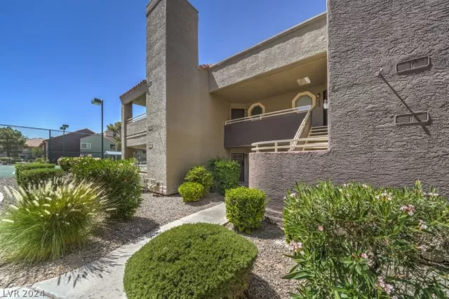 MLS: 2590630 Condo For Sale