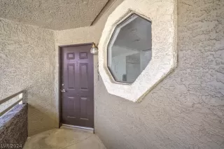 Photo #1: 2590630 Listing 