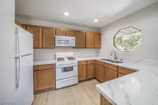 Photo #5: 2590630 Listing 