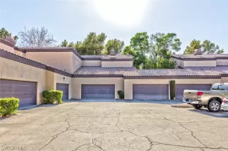 Photo #2: 2590631 Listing
