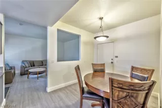 Photo #4: 2590631 Listing