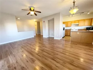 Photo #1: 2590669 Listing 