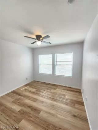 Photo #5: 2590676 Listing 