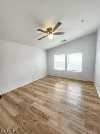 Photo #6: 2590676 Listing 