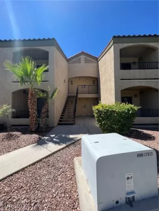 Photo #2: 2590684 Listing