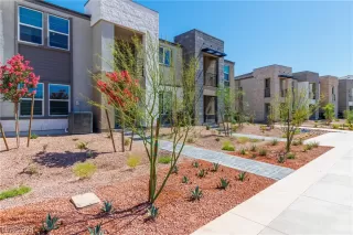 Photo #1: 2590685 Listing 