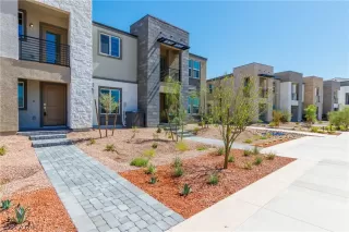 Photo #2: 2590685 Listing 