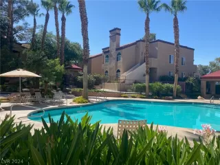 Photo #1: 2590711 Listing 