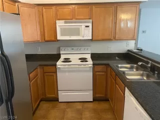 Photo #4: 2590711 Listing 