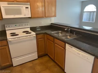 Photo #5: 2590711 Listing 