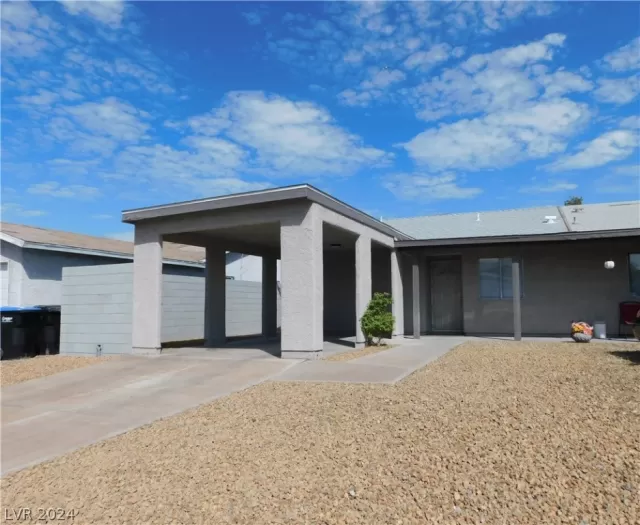 MLS: 2590714 Condo For Sale