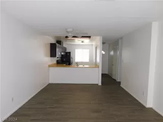 Photo #1: 2590714 Listing 