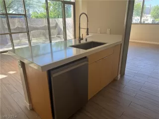 Photo #1: 2590715 Listing 