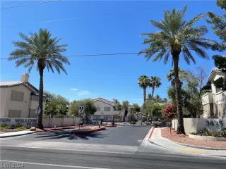 Photo #1: 2590734 Listing