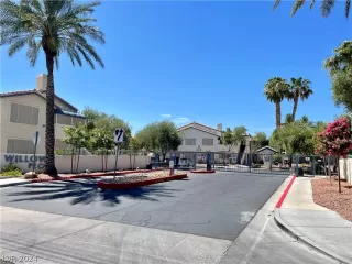 Photo #2: 2590734 Listing