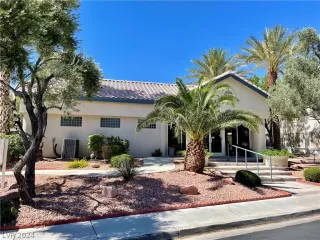 Photo #3: 2590734 Listing