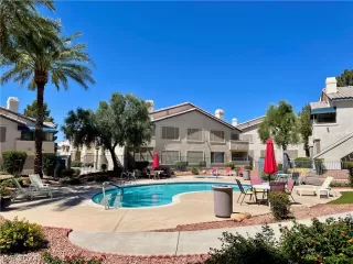 Photo #6: 2590734 Listing