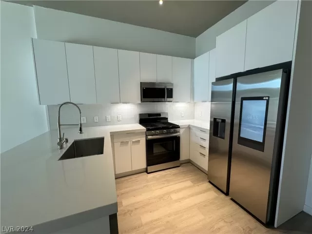 MLS: 2590741 Condo For Sale