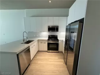 Photo #1: 2590741 Listing 